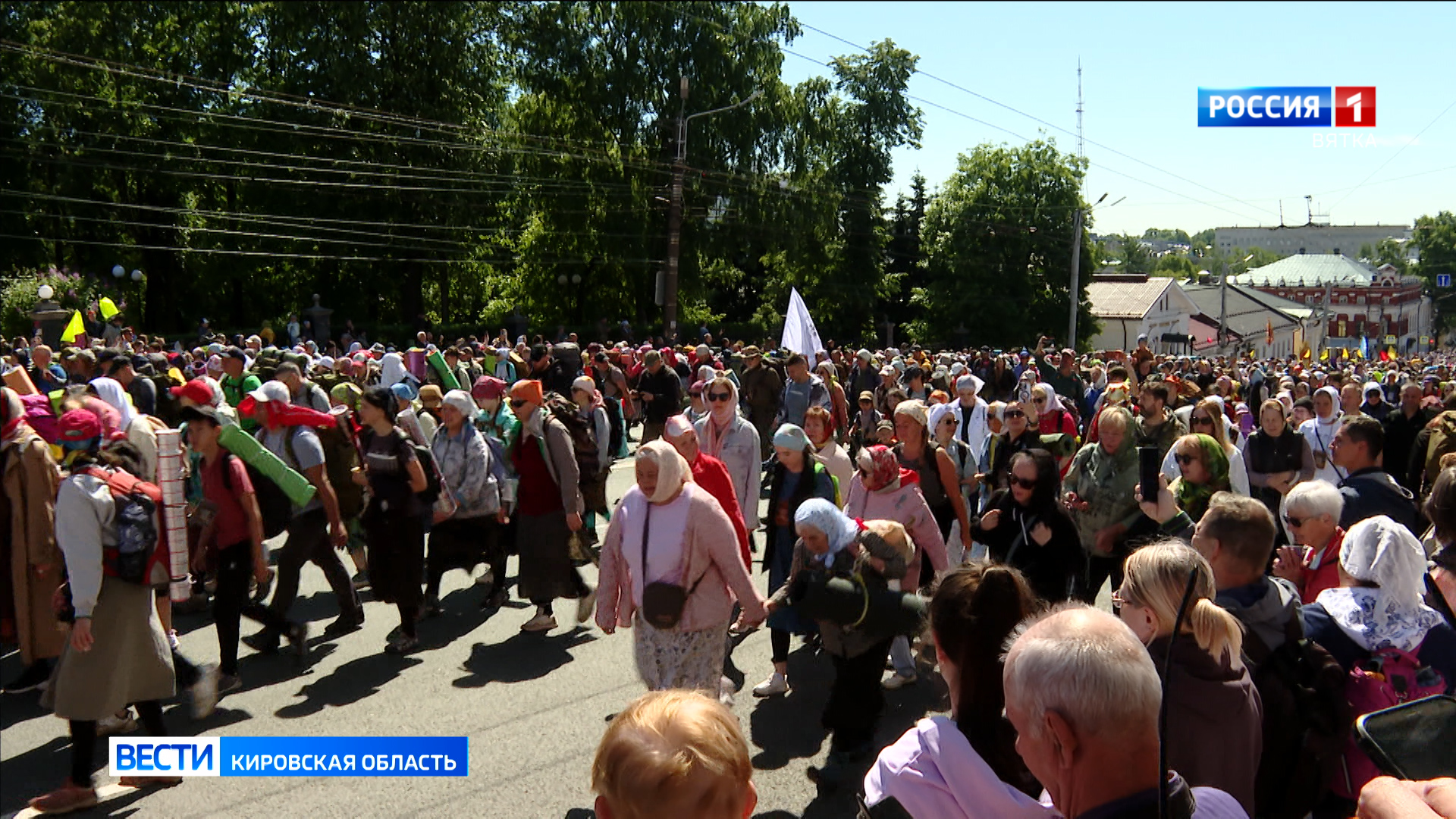 Александр Соколов и Андрей Березин проводили участников Великорецкого крестного хода