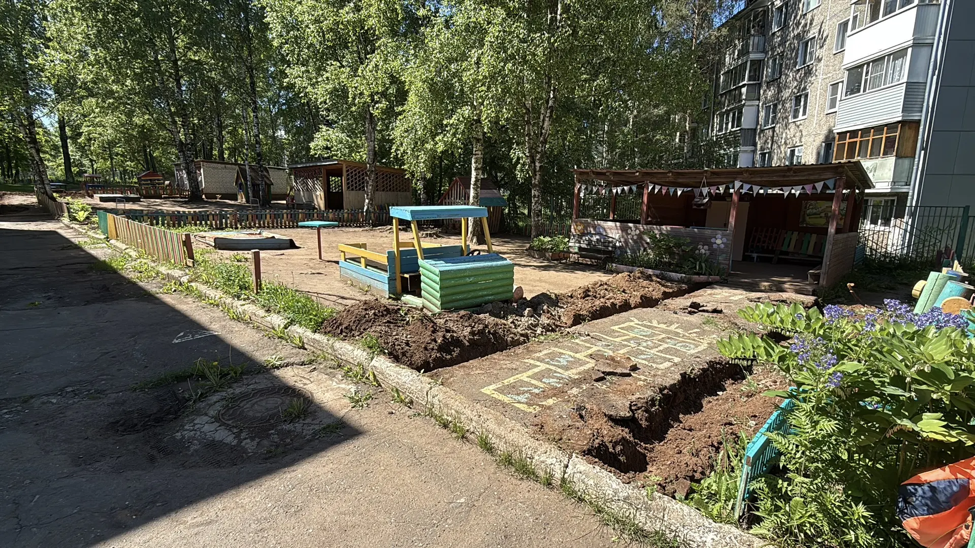В Кирове приступили к благоустройству территорий детсадов