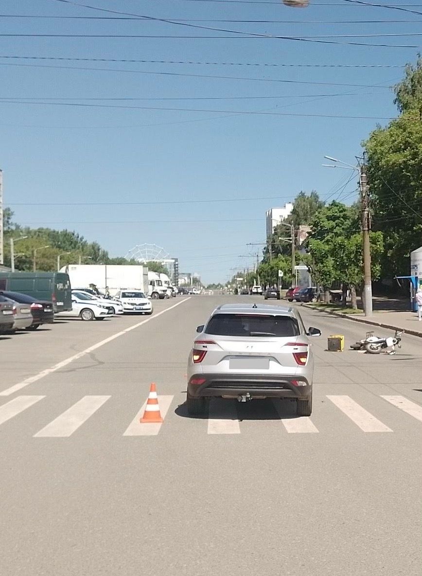 В Кирове на Октябрьском проспекте сбили самокатчика