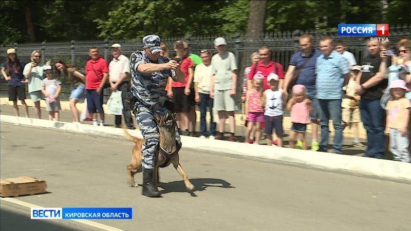 В Кирове состоялась информационно-пропагандистская акция «Один день с полицией России»