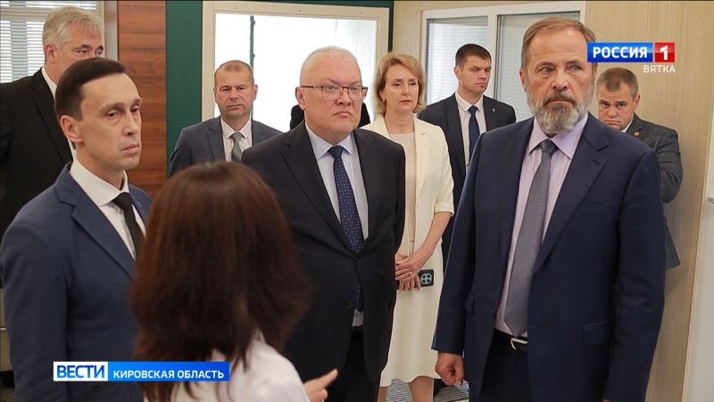 Полпред Президента РФ в ПФО Игорь Комаров посетил реабилитационный центр в Митино
