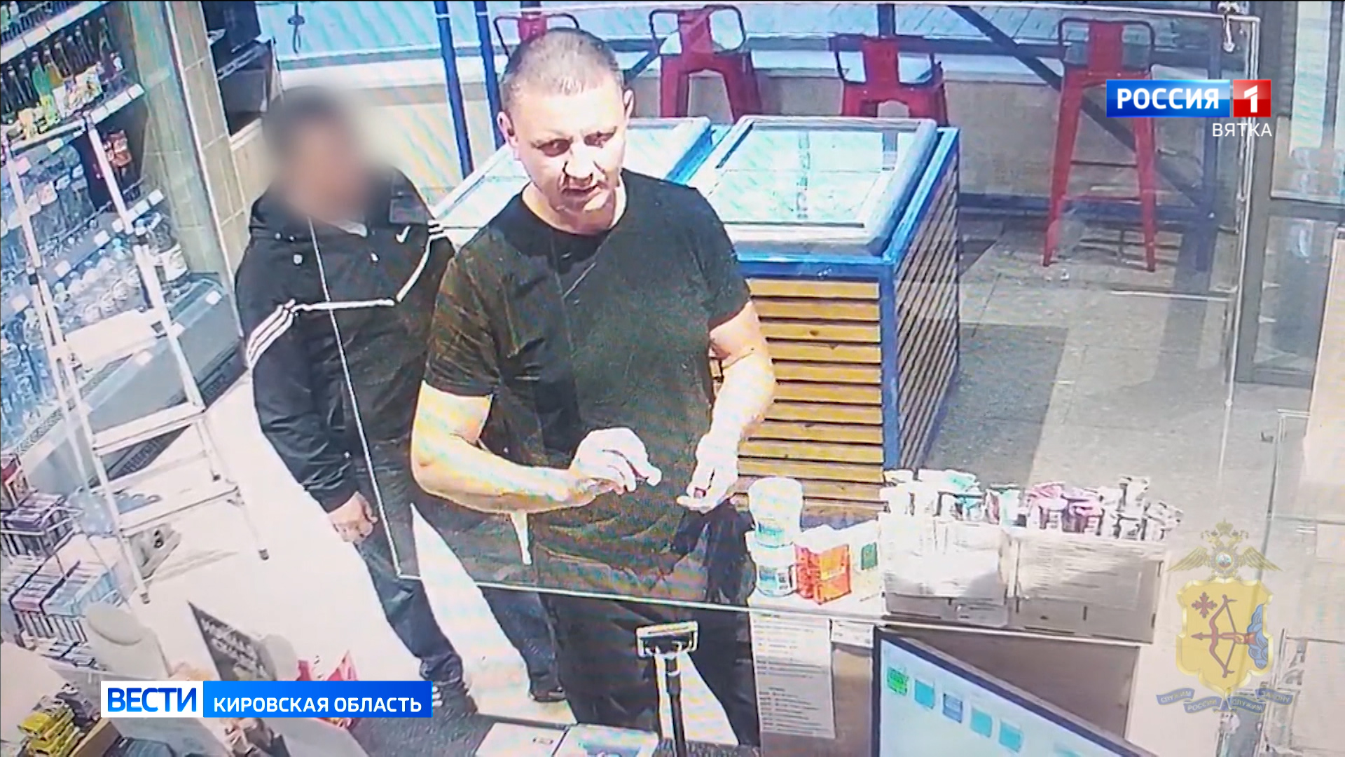 Кировская полиция разыскивает подозреваемого в краже на АЗС