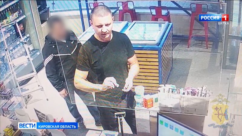 Кировская полиция разыскивает подозреваемого в краже на АЗС