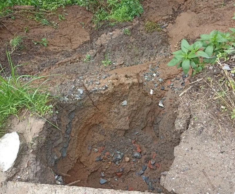 У деревни Здравница в Кирово-Чепецком районе размыло мост