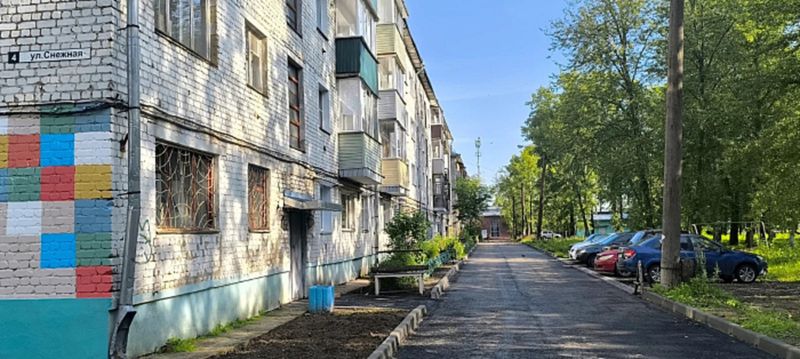 В поселке Восточный привели в порядок придомовую территорию по улице Снежной