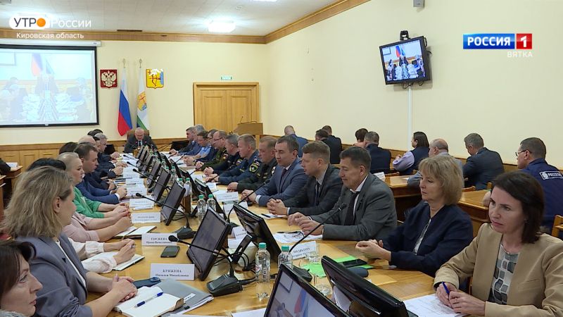 В правительстве Кировской области прошло еженедельное совещание