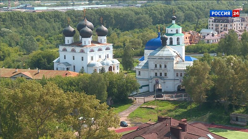 Православные верующие отмечают Медовый Спас