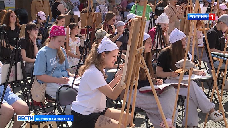 На Прогулочной Спасской прошел мастер-класс «Рисуй любимый город»