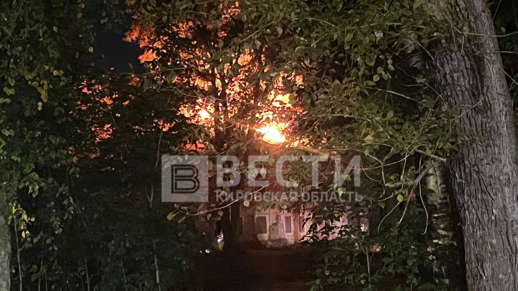 На территории бывшего КВАТУ в Кирове произошли два пожара