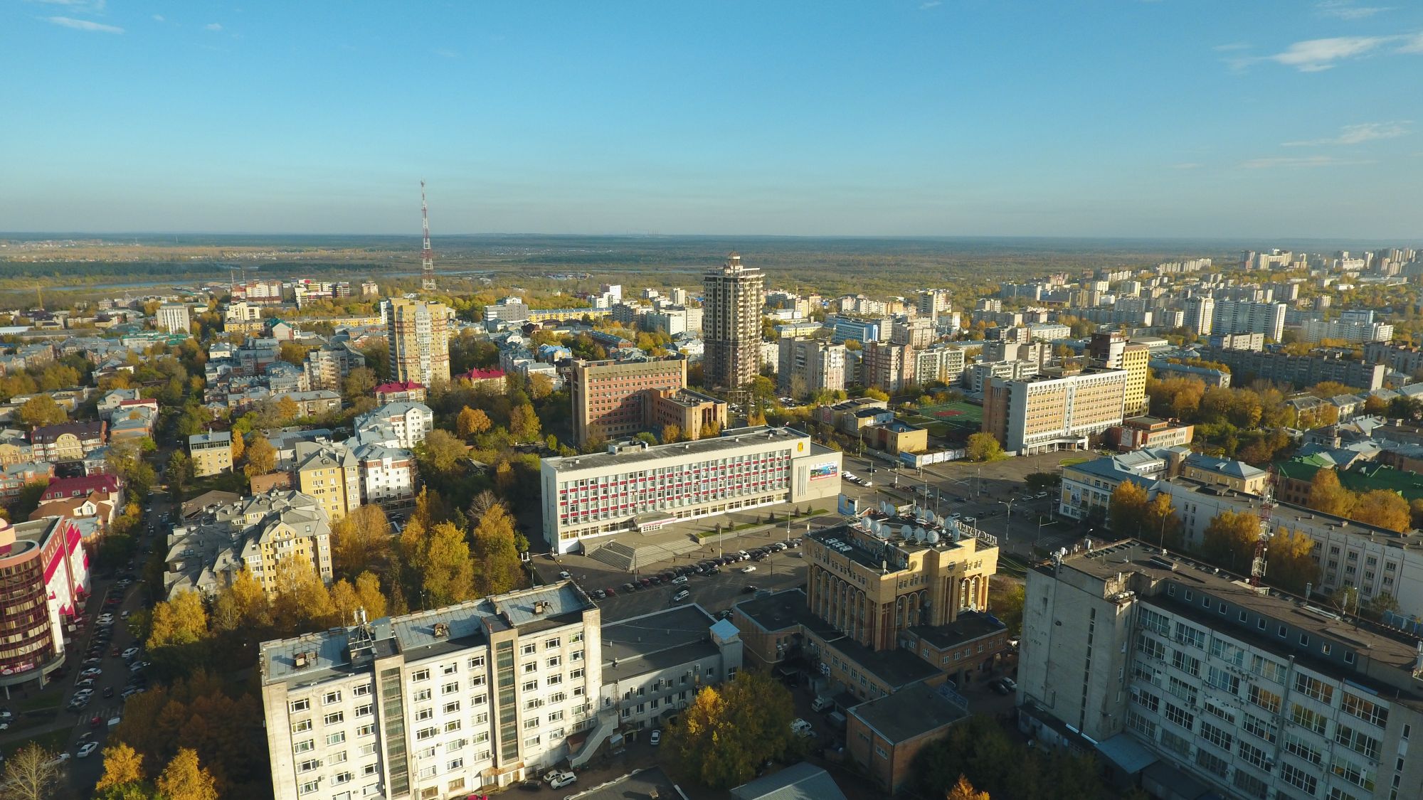 Симаков предложил трех молодых сотрудников администрации города на руководящие посты