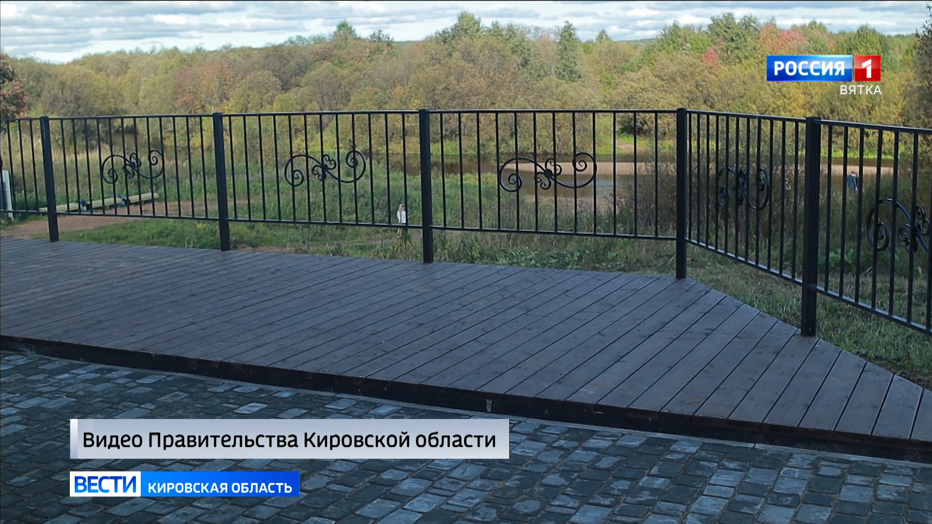 В Лальске благоустроили аллею в переулке Набережном