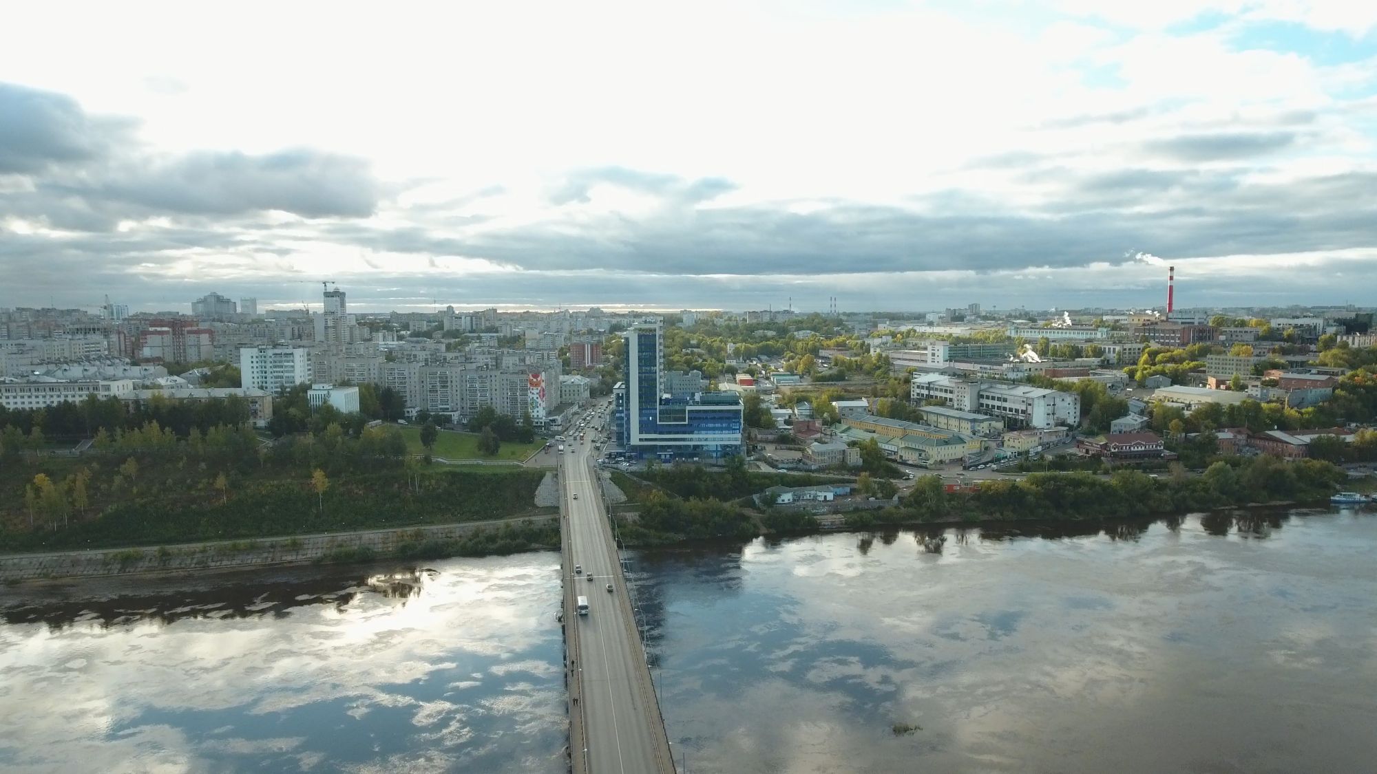 В Кирове привели в порядок прибрежную территорию у старого моста