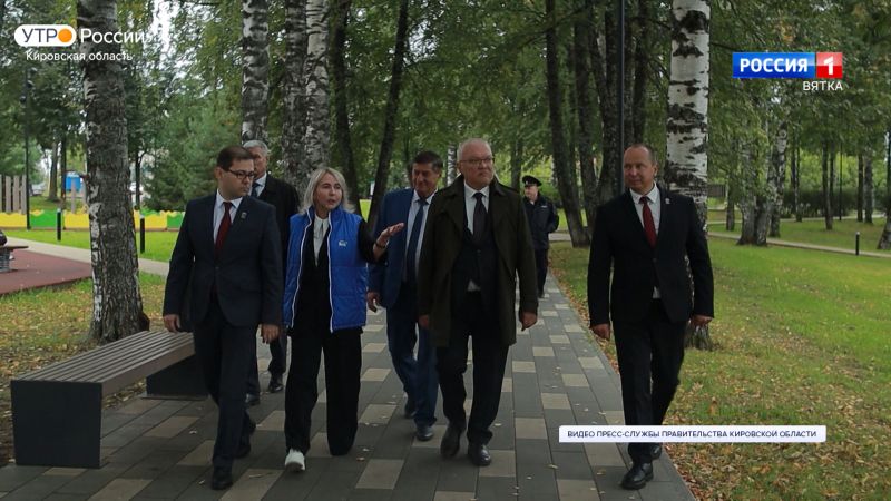 Александр Соколов с рабочим визитом посетил Белохолуницкий муниципальный округ