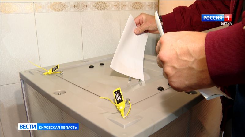 Первоклассники Оричевского района побывали в избирательном участке