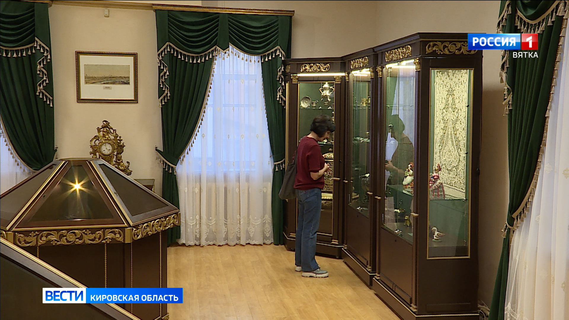 В Кировском областном краеведческом музее открылась «Сокровищница», где собраны уникальные экспонаты из разных коллекций