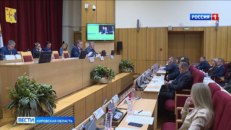 У кировских школьников популярны экскурсии в Законодательное Собрание региона