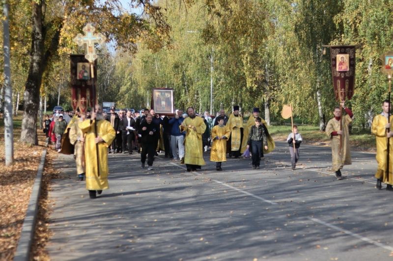 Участниками крестного хода на благополучие жителей Кирово-Чепецка стали более 300 человек