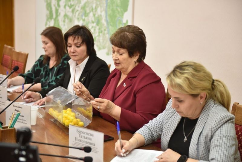 В Кирове детям-сиротам предоставили 44 квартиры в новом доме