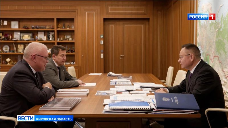 Александр Соколов представил Иреку Файзуллину концепцию исторического облика набережной Вятки