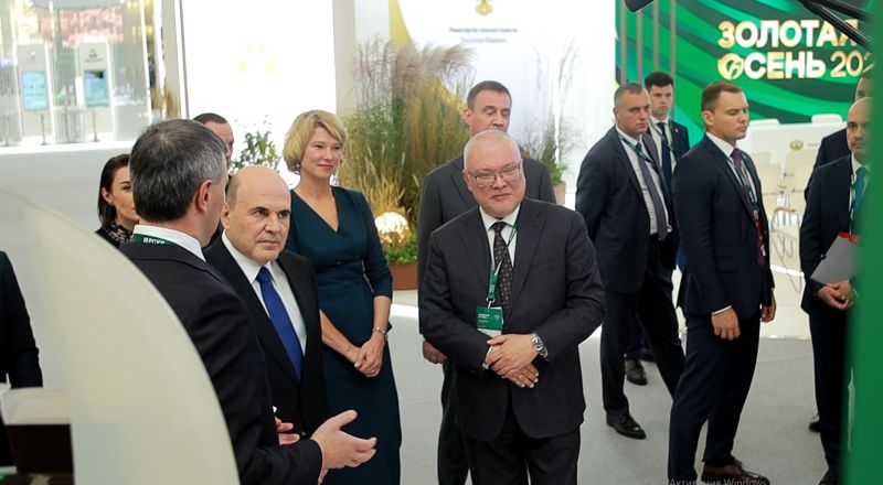 Михаил Мишустин посетил стенд Кировской области на выставке «Золотая осень» в Москве