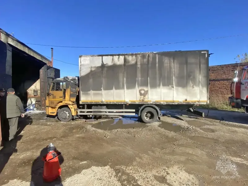 В Кирово-Чепецке мужчина пострадал при ремонте КАМАЗа